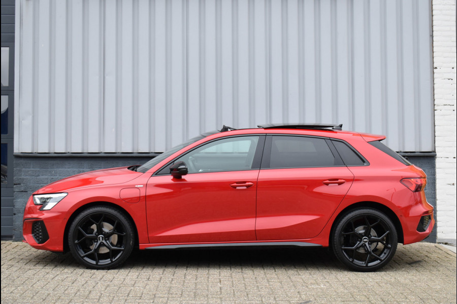 Audi A3 Sportback 40 TFSI e S-Line Black Ed RS-Stoel Pano Navi Leder Camera ACC 19 Inch 12-2020