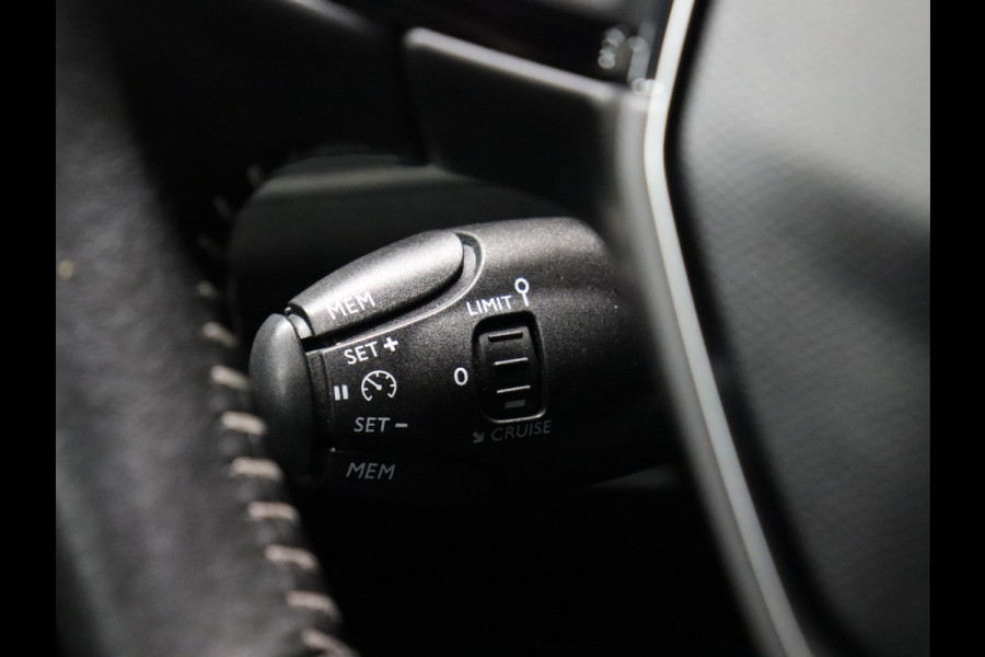 Peugeot 3008 1.2 PureTech Blue Lease Executive [APPLE CARPLAY, ANDROID, PDC ACHTER, NAVIGATIE, CRUISE, NIEUWSTAAT]