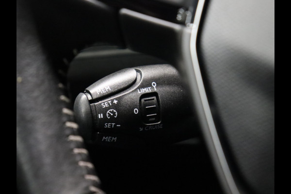 Peugeot 3008 1.2 PureTech Blue Lease Executive [APPLE CARPLAY, ANDROID, PDC ACHTER, NAVIGATIE, CRUISE, NIEUWSTAAT]