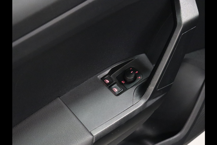 Seat Ibiza 1.0 TSI Style Business Intense [CAMERA, APPLE CARPLAY, ANDROID, PDC V+A, ADAP. CRUISE CONTROL, NAVIGATIE, CLIMATE, NIEUWSTAAT]