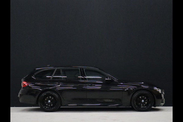 BMW 3 Serie Touring 318i M Sport [SCHUIFKANTELDAK, STOELVERWARMING, CRUISE CONTROL, ELEKTRISCHE ACHTERKLEP,  PDC ACHTER, VOL LEDER, M- STUUR, LED, NAVIGATIE, NIEUWSTAAT]