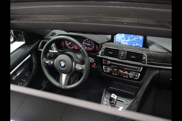 BMW 3 Serie Touring 318i M Sport [SCHUIFKANTELDAK, STOELVERWARMING, CRUISE CONTROL, ELEKTRISCHE ACHTERKLEP,  PDC ACHTER, VOL LEDER, M- STUUR, LED, NAVIGATIE, NIEUWSTAAT]