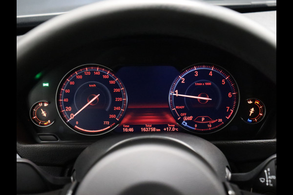 BMW 3 Serie Touring 318i M Sport [SCHUIFKANTELDAK, STOELVERWARMING, CRUISE CONTROL, ELEKTRISCHE ACHTERKLEP,  PDC ACHTER, VOL LEDER, M- STUUR, LED, NAVIGATIE, NIEUWSTAAT]
