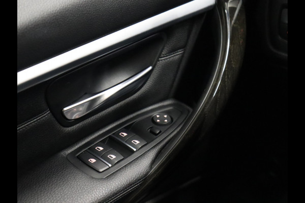 BMW 3 Serie Touring 318i M Sport [SCHUIFKANTELDAK, STOELVERWARMING, CRUISE CONTROL, ELEKTRISCHE ACHTERKLEP,  PDC ACHTER, VOL LEDER, M- STUUR, LED, NAVIGATIE, NIEUWSTAAT]
