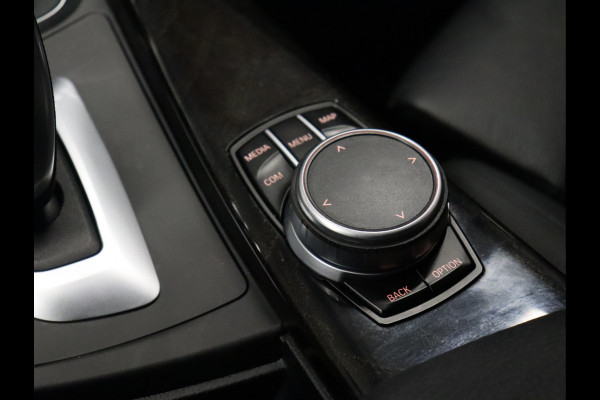 BMW 3 Serie Touring 318i M Sport [SCHUIFKANTELDAK, STOELVERWARMING, CRUISE CONTROL, ELEKTRISCHE ACHTERKLEP,  PDC ACHTER, VOL LEDER, M- STUUR, LED, NAVIGATIE, NIEUWSTAAT]