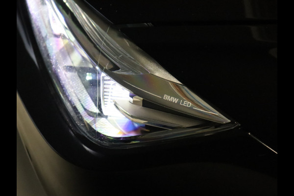 BMW 3 Serie Touring 318i M Sport [SCHUIFKANTELDAK, STOELVERWARMING, CRUISE CONTROL, ELEKTRISCHE ACHTERKLEP,  PDC ACHTER, VOL LEDER, M- STUUR, LED, NAVIGATIE, NIEUWSTAAT]