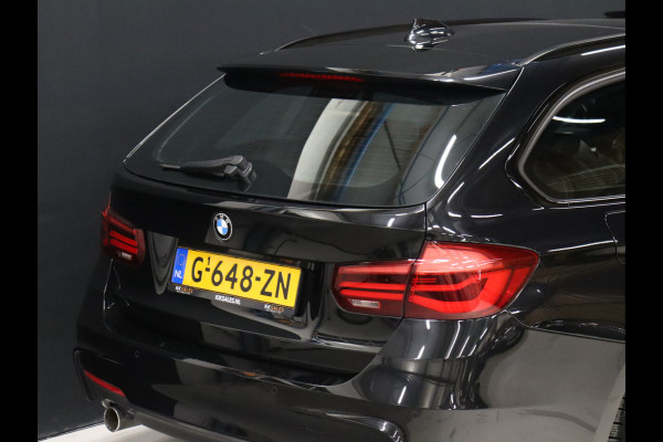 BMW 3 Serie Touring 318i M Sport [SCHUIFKANTELDAK, STOELVERWARMING, CRUISE CONTROL, ELEKTRISCHE ACHTERKLEP,  PDC ACHTER, VOL LEDER, M- STUUR, LED, NAVIGATIE, NIEUWSTAAT]