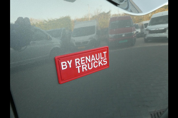Renault Master T35 2.3 dCi 135 L2H2 airco , navigatie , camera