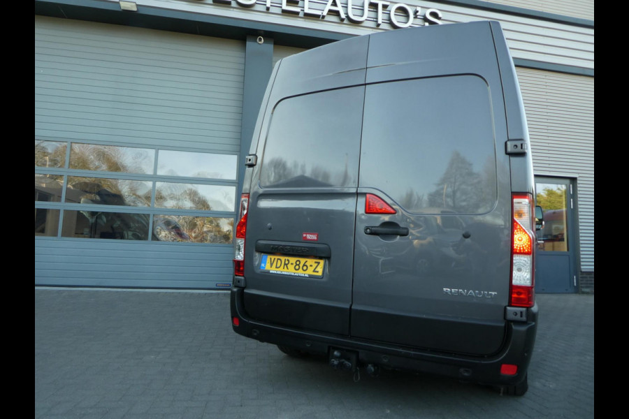 Renault Master T35 2.3 dCi 135 L2H2 airco , navigatie , camera