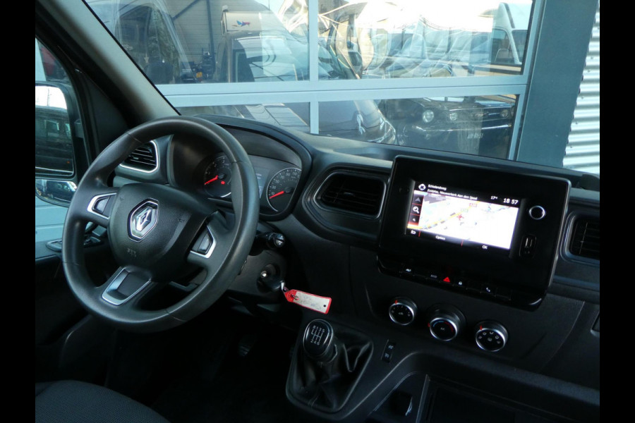 Renault Master T35 2.3 dCi 135 L2H2 airco , navigatie , camera