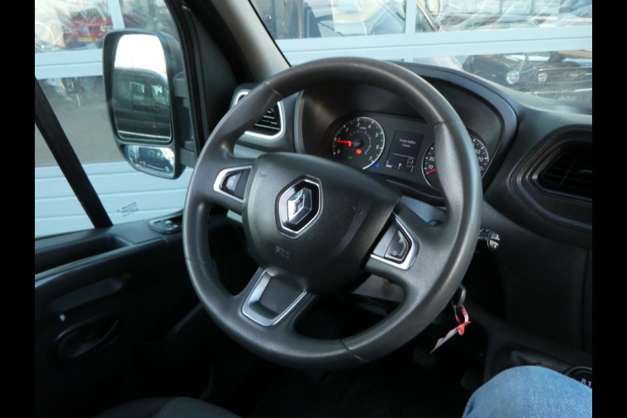 Renault Master T35 2.3 dCi 135 L2H2 airco , navigatie , camera