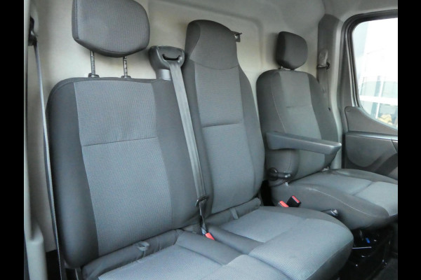 Renault Master T35 2.3 dCi 135 L2H2 airco , navigatie , camera