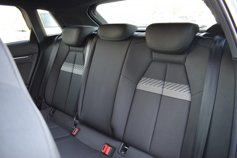 Audi A3 Sportback 35 TFSI S edition | 2x S-Line | Virtual | Stoelverwarming | Climate