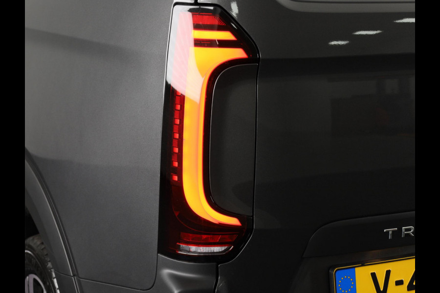 Volkswagen Transporter 2.0 TDI L2H1 30 PanAmericana 150pk automaat BPM VRIJ!! 12-2024 met Acc. pakket