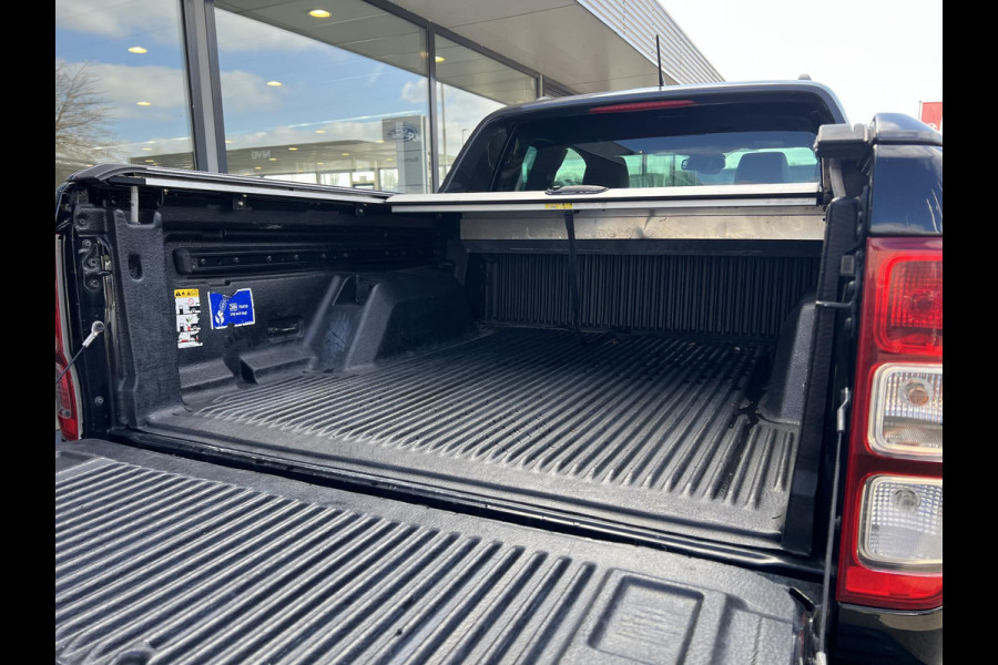 Ford Ranger 3.2 TDCi Wildtrak Supercab ZUID | Trekhaak | 3.500 kg geremd trekgewicht | Adaptive cruise control | Stoelverwarming | Achteruitrijcamera |