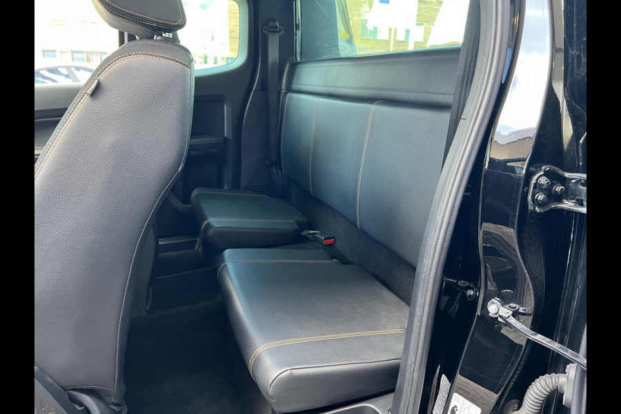 Ford Ranger 3.2 TDCi Wildtrak Supercab ZUID | Trekhaak | 3.500 kg geremd trekgewicht | Adaptive cruise control | Stoelverwarming | Achteruitrijcamera |