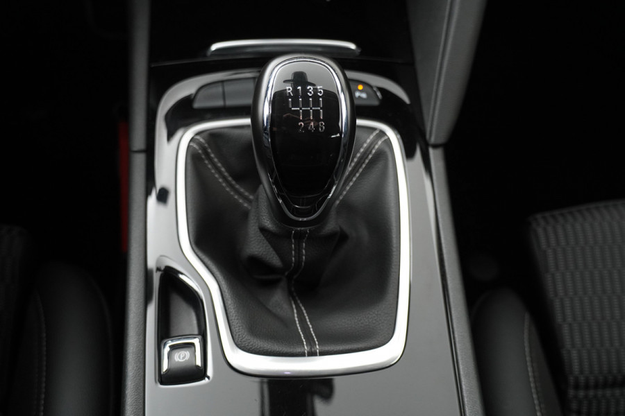 Opel Insignia Sports Tourer BWJ 2021 1.5 CDTI 123 PK Business Elegance | NWE APK TREKHAAK  / SPORTSTOELEN / CAMERA / CARPLAY / NAVI / CLIMA / CRUISE / HALF LEDER / KEYLESS / CAMERA / ELEK.  ACHTERKLEP / DODE HOEK DETECTIE / LMV 18 INCH / LED