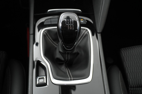 Opel Insignia Sports Tourer BWJ 2021 1.5 CDTI 123 PK Business Elegance | NWE APK TREKHAAK  / SPORTSTOELEN / CAMERA / CARPLAY / NAVI / CLIMA / CRUISE / HALF LEDER / KEYLESS / CAMERA / ELEK.  ACHTERKLEP / DODE HOEK DETECTIE / LMV 18 INCH / LED