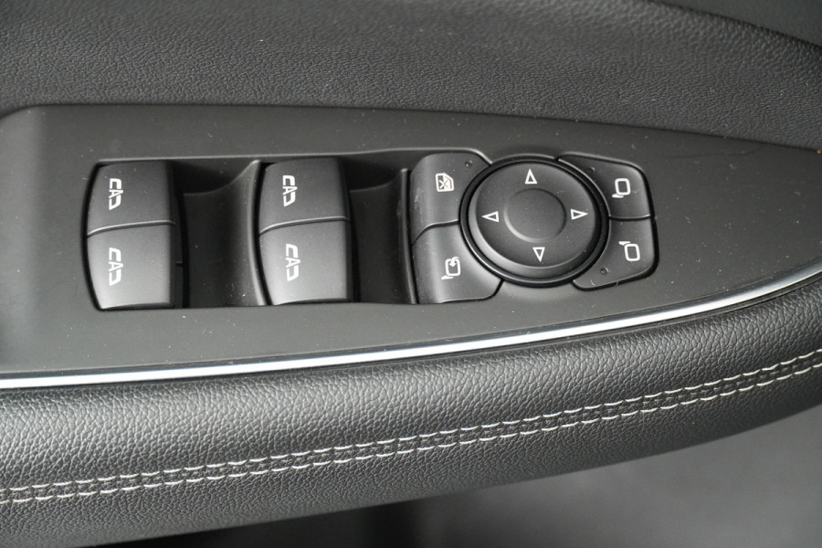 Opel Insignia Sports Tourer BWJ 2021 1.5 CDTI 123 PK Business Elegance | NWE APK TREKHAAK  / SPORTSTOELEN / CAMERA / CARPLAY / NAVI / CLIMA / CRUISE / HALF LEDER / KEYLESS / CAMERA / ELEK.  ACHTERKLEP / DODE HOEK DETECTIE / LMV 18 INCH / LED