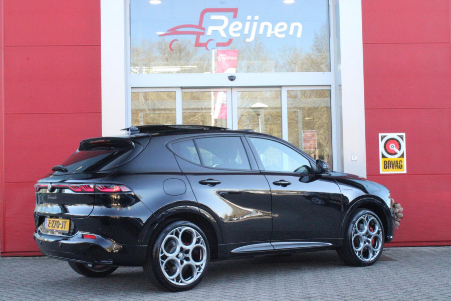 Alfa Romeo Tonale 1.5T 160PK HYbrid VELOCE | PANORAMISCH SCHUIF / KANTELDAK | LEDEREN BEKLEDING | VOORSTOELEN / STUUR VERWARMD | VOORSTOELEN GEVENTILEERD | VOORSTOELEN ELEKTRISCH VERSTELBAAR | DRAADLOOS APPLE CARPLAY / ANDROID AUTO | 360° CAMERA | AUTOMATISCH DIMMENDE BUITENSPIEGELS | 20"INCH LICHTMETALEN VELGEN | ADAPTIVE CRUISE CONTROL | KEYLESS ENTRY / START | ELEKTRISCH BEDIENBARE ACHTERKLEP | DRAADLOZE TELEFOONLADER | AMBIENT LIGHTING | DONKERE HEMELBEKLEDING | SCHAKELFLIPPERS AAN HET STUUR | VERWARMDE RUITENSPROEIERS |