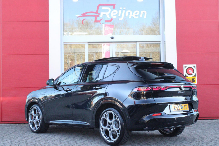 Alfa Romeo Tonale 1.5T 160PK HYbrid VELOCE | PANORAMISCH SCHUIF / KANTELDAK | LEDEREN BEKLEDING | VOORSTOELEN / STUUR VERWARMD | VOORSTOELEN GEVENTILEERD | VOORSTOELEN ELEKTRISCH VERSTELBAAR | DRAADLOOS APPLE CARPLAY / ANDROID AUTO | 360° CAMERA | AUTOMATISCH DIMMENDE BUITENSPIEGELS | 20"INCH LICHTMETALEN VELGEN | ADAPTIVE CRUISE CONTROL | KEYLESS ENTRY / START | ELEKTRISCH BEDIENBARE ACHTERKLEP | DRAADLOZE TELEFOONLADER | AMBIENT LIGHTING | DONKERE HEMELBEKLEDING | SCHAKELFLIPPERS AAN HET STUUR | VERWARMDE RUITENSPROEIERS |
