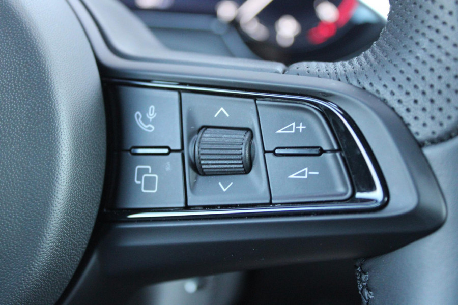 Alfa Romeo Tonale 1.5T 160PK HYbrid VELOCE | PANORAMISCH SCHUIF / KANTELDAK | LEDEREN BEKLEDING | VOORSTOELEN / STUUR VERWARMD | VOORSTOELEN GEVENTILEERD | VOORSTOELEN ELEKTRISCH VERSTELBAAR | DRAADLOOS APPLE CARPLAY / ANDROID AUTO | 360° CAMERA | AUTOMATISCH DIMMENDE BUITENSPIEGELS | 20"INCH LICHTMETALEN VELGEN | ADAPTIVE CRUISE CONTROL | KEYLESS ENTRY / START | ELEKTRISCH BEDIENBARE ACHTERKLEP | DRAADLOZE TELEFOONLADER | AMBIENT LIGHTING | DONKERE HEMELBEKLEDING | SCHAKELFLIPPERS AAN HET STUUR | VERWARMDE RUITENSPROEIERS |