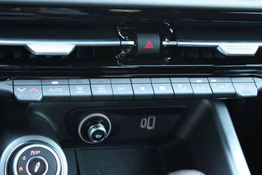 Alfa Romeo Tonale 1.5T 160PK HYbrid VELOCE | PANORAMISCH SCHUIF / KANTELDAK | LEDEREN BEKLEDING | VOORSTOELEN / STUUR VERWARMD | VOORSTOELEN GEVENTILEERD | VOORSTOELEN ELEKTRISCH VERSTELBAAR | DRAADLOOS APPLE CARPLAY / ANDROID AUTO | 360° CAMERA | AUTOMATISCH DIMMENDE BUITENSPIEGELS | 20"INCH LICHTMETALEN VELGEN | ADAPTIVE CRUISE CONTROL | KEYLESS ENTRY / START | ELEKTRISCH BEDIENBARE ACHTERKLEP | DRAADLOZE TELEFOONLADER | AMBIENT LIGHTING | DONKERE HEMELBEKLEDING | SCHAKELFLIPPERS AAN HET STUUR | VERWARMDE RUITENSPROEIERS |