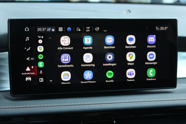 Alfa Romeo Tonale 1.5T 160PK HYbrid VELOCE | PANORAMISCH SCHUIF / KANTELDAK | LEDEREN BEKLEDING | VOORSTOELEN / STUUR VERWARMD | VOORSTOELEN GEVENTILEERD | VOORSTOELEN ELEKTRISCH VERSTELBAAR | DRAADLOOS APPLE CARPLAY / ANDROID AUTO | 360° CAMERA | AUTOMATISCH DIMMENDE BUITENSPIEGELS | 20"INCH LICHTMETALEN VELGEN | ADAPTIVE CRUISE CONTROL | KEYLESS ENTRY / START | ELEKTRISCH BEDIENBARE ACHTERKLEP | DRAADLOZE TELEFOONLADER | AMBIENT LIGHTING | DONKERE HEMELBEKLEDING | SCHAKELFLIPPERS AAN HET STUUR | VERWARMDE RUITENSPROEIERS |