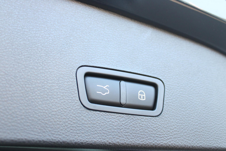 Alfa Romeo Tonale 1.5T 160PK HYbrid VELOCE | PANORAMISCH SCHUIF / KANTELDAK | LEDEREN BEKLEDING | VOORSTOELEN / STUUR VERWARMD | VOORSTOELEN GEVENTILEERD | VOORSTOELEN ELEKTRISCH VERSTELBAAR | DRAADLOOS APPLE CARPLAY / ANDROID AUTO | 360° CAMERA | AUTOMATISCH DIMMENDE BUITENSPIEGELS | 20"INCH LICHTMETALEN VELGEN | ADAPTIVE CRUISE CONTROL | KEYLESS ENTRY / START | ELEKTRISCH BEDIENBARE ACHTERKLEP | DRAADLOZE TELEFOONLADER | AMBIENT LIGHTING | DONKERE HEMELBEKLEDING | SCHAKELFLIPPERS AAN HET STUUR | VERWARMDE RUITENSPROEIERS |