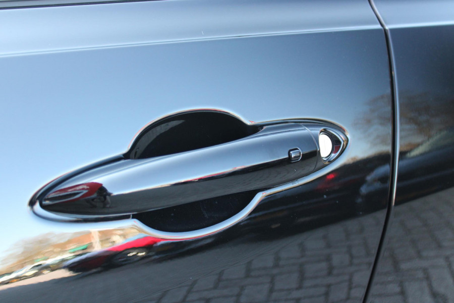 Alfa Romeo Tonale 1.5T 160PK HYbrid VELOCE | PANORAMISCH SCHUIF / KANTELDAK | LEDEREN BEKLEDING | VOORSTOELEN / STUUR VERWARMD | VOORSTOELEN GEVENTILEERD | VOORSTOELEN ELEKTRISCH VERSTELBAAR | DRAADLOOS APPLE CARPLAY / ANDROID AUTO | 360° CAMERA | AUTOMATISCH DIMMENDE BUITENSPIEGELS | 20"INCH LICHTMETALEN VELGEN | ADAPTIVE CRUISE CONTROL | KEYLESS ENTRY / START | ELEKTRISCH BEDIENBARE ACHTERKLEP | DRAADLOZE TELEFOONLADER | AMBIENT LIGHTING | DONKERE HEMELBEKLEDING | SCHAKELFLIPPERS AAN HET STUUR | VERWARMDE RUITENSPROEIERS |