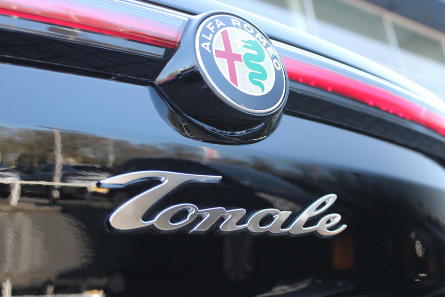 Alfa Romeo Tonale 1.5T 160PK HYbrid VELOCE | PANORAMISCH SCHUIF / KANTELDAK | LEDEREN BEKLEDING | VOORSTOELEN / STUUR VERWARMD | VOORSTOELEN GEVENTILEERD | VOORSTOELEN ELEKTRISCH VERSTELBAAR | DRAADLOOS APPLE CARPLAY / ANDROID AUTO | 360° CAMERA | AUTOMATISCH DIMMENDE BUITENSPIEGELS | 20"INCH LICHTMETALEN VELGEN | ADAPTIVE CRUISE CONTROL | KEYLESS ENTRY / START | ELEKTRISCH BEDIENBARE ACHTERKLEP | DRAADLOZE TELEFOONLADER | AMBIENT LIGHTING | DONKERE HEMELBEKLEDING | SCHAKELFLIPPERS AAN HET STUUR | VERWARMDE RUITENSPROEIERS |
