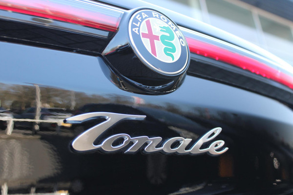 Alfa Romeo Tonale 1.5T 160PK HYbrid VELOCE | PANORAMISCH SCHUIF / KANTELDAK | LEDEREN BEKLEDING | VOORSTOELEN / STUUR VERWARMD | VOORSTOELEN GEVENTILEERD | VOORSTOELEN ELEKTRISCH VERSTELBAAR | DRAADLOOS APPLE CARPLAY / ANDROID AUTO | 360° CAMERA | AUTOMATISCH DIMMENDE BUITENSPIEGELS | 20"INCH LICHTMETALEN VELGEN | ADAPTIVE CRUISE CONTROL | KEYLESS ENTRY / START | ELEKTRISCH BEDIENBARE ACHTERKLEP | DRAADLOZE TELEFOONLADER | AMBIENT LIGHTING | DONKERE HEMELBEKLEDING | SCHAKELFLIPPERS AAN HET STUUR | VERWARMDE RUITENSPROEIERS |