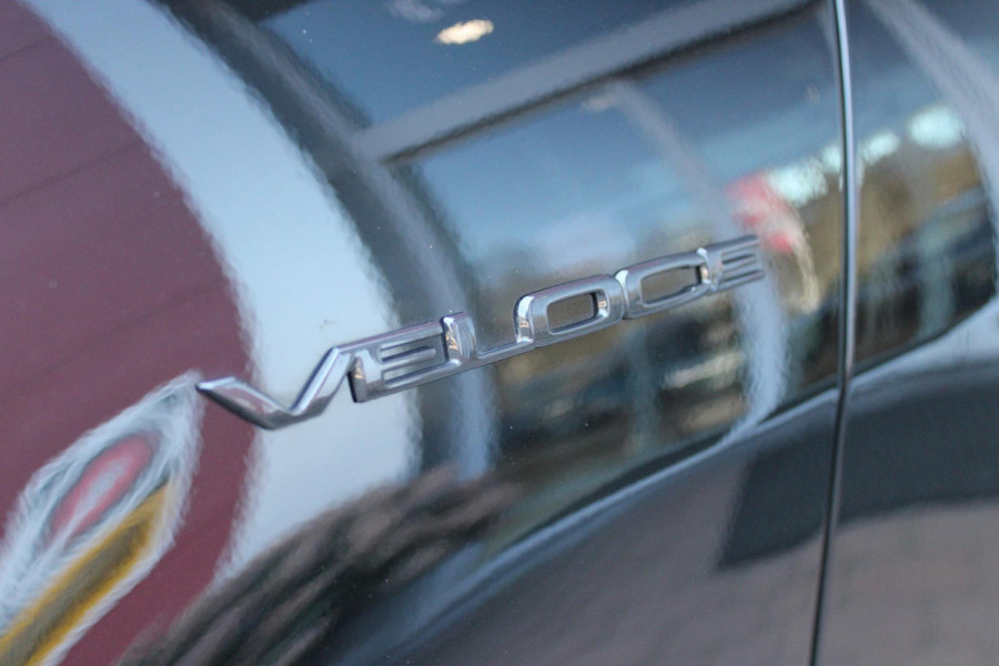 Alfa Romeo Tonale 1.5T 160PK HYbrid VELOCE | PANORAMISCH SCHUIF / KANTELDAK | LEDEREN BEKLEDING | VOORSTOELEN / STUUR VERWARMD | VOORSTOELEN GEVENTILEERD | VOORSTOELEN ELEKTRISCH VERSTELBAAR | DRAADLOOS APPLE CARPLAY / ANDROID AUTO | 360° CAMERA | AUTOMATISCH DIMMENDE BUITENSPIEGELS | 20"INCH LICHTMETALEN VELGEN | ADAPTIVE CRUISE CONTROL | KEYLESS ENTRY / START | ELEKTRISCH BEDIENBARE ACHTERKLEP | DRAADLOZE TELEFOONLADER | AMBIENT LIGHTING | DONKERE HEMELBEKLEDING | SCHAKELFLIPPERS AAN HET STUUR | VERWARMDE RUITENSPROEIERS |