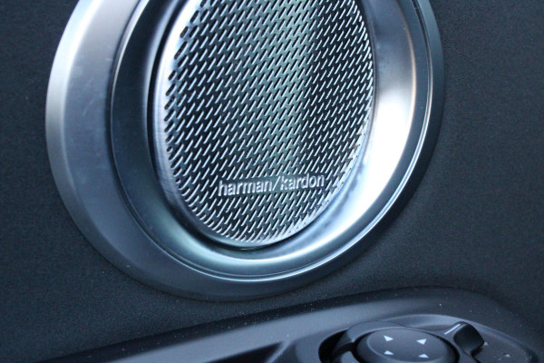 Alfa Romeo Tonale 1.5T 160PK HYbrid VELOCE | PANORAMISCH SCHUIF / KANTELDAK | LEDEREN BEKLEDING | VOORSTOELEN / STUUR VERWARMD | VOORSTOELEN GEVENTILEERD | VOORSTOELEN ELEKTRISCH VERSTELBAAR | DRAADLOOS APPLE CARPLAY / ANDROID AUTO | 360° CAMERA | AUTOMATISCH DIMMENDE BUITENSPIEGELS | 20"INCH LICHTMETALEN VELGEN | ADAPTIVE CRUISE CONTROL | KEYLESS ENTRY / START | ELEKTRISCH BEDIENBARE ACHTERKLEP | DRAADLOZE TELEFOONLADER | AMBIENT LIGHTING | DONKERE HEMELBEKLEDING | SCHAKELFLIPPERS AAN HET STUUR | VERWARMDE RUITENSPROEIERS |