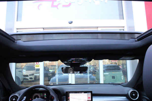 Alfa Romeo Tonale 1.5T 160PK HYbrid VELOCE | PANORAMISCH SCHUIF / KANTELDAK | LEDEREN BEKLEDING | VOORSTOELEN / STUUR VERWARMD | VOORSTOELEN GEVENTILEERD | VOORSTOELEN ELEKTRISCH VERSTELBAAR | DRAADLOOS APPLE CARPLAY / ANDROID AUTO | 360° CAMERA | AUTOMATISCH DIMMENDE BUITENSPIEGELS | 20"INCH LICHTMETALEN VELGEN | ADAPTIVE CRUISE CONTROL | KEYLESS ENTRY / START | ELEKTRISCH BEDIENBARE ACHTERKLEP | DRAADLOZE TELEFOONLADER | AMBIENT LIGHTING | DONKERE HEMELBEKLEDING | SCHAKELFLIPPERS AAN HET STUUR | VERWARMDE RUITENSPROEIERS |