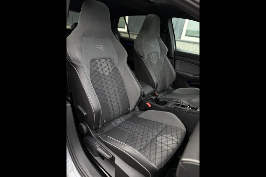 Volkswagen Golf 1.5 eTSI 3x R-Line Panorama Camera