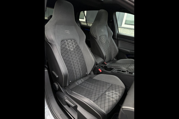 Volkswagen Golf 1.5 eTSI 3x R-Line Panorama Camera