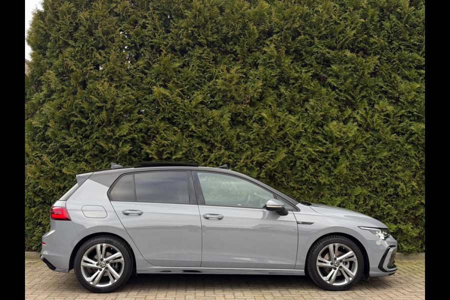 Volkswagen Golf 1.5 eTSI 3x R-Line Panorama Camera