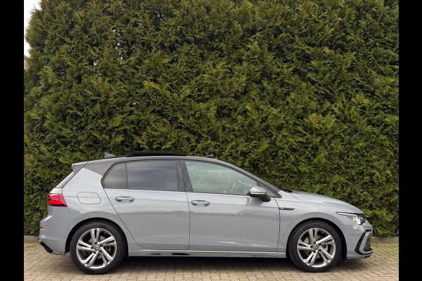 Volkswagen Golf 1.5 eTSI 3x R-Line Panorama Camera