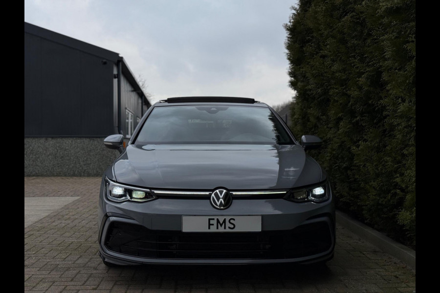 Volkswagen Golf 1.5 eTSI 3x R-Line Panorama Camera
