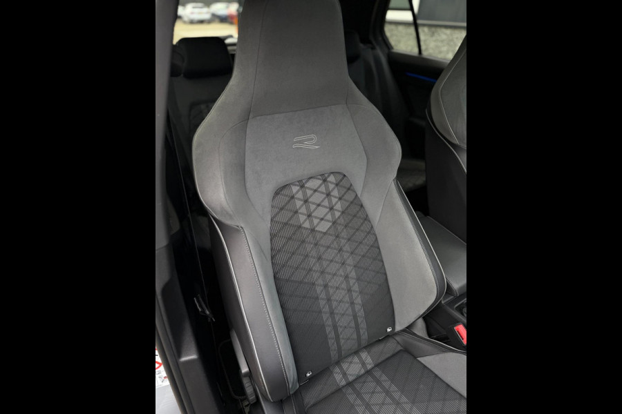 Volkswagen Golf 1.5 eTSI 3x R-Line Panorama Camera