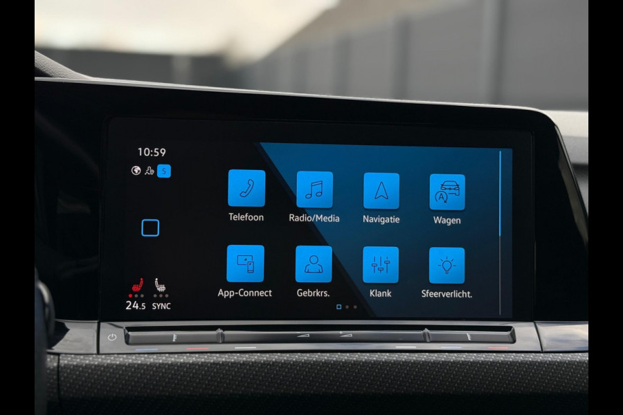Volkswagen Golf 1.5 eTSI 3x R-Line Panorama Camera