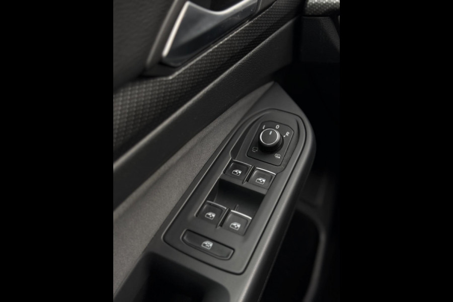 Volkswagen Golf 1.5 eTSI 3x R-Line Panorama Camera