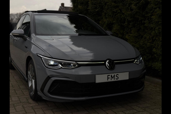 Volkswagen Golf 1.5 eTSI 3x R-Line Panorama Camera