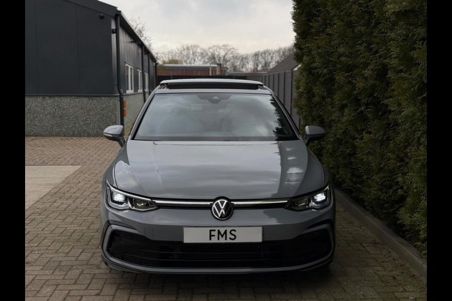 Volkswagen Golf 1.5 eTSI 3x R-Line Panorama Camera
