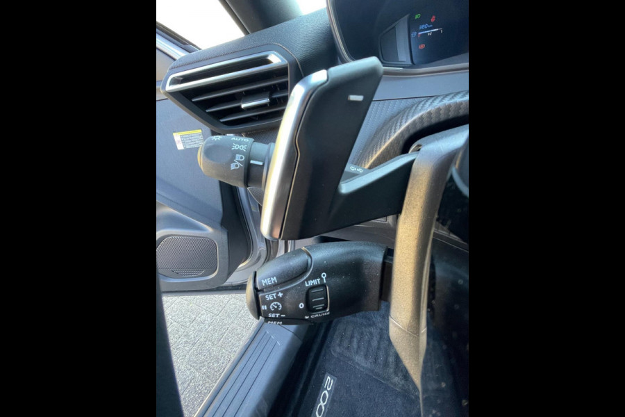 Peugeot 2008 1.2 PureTech 100 Allure