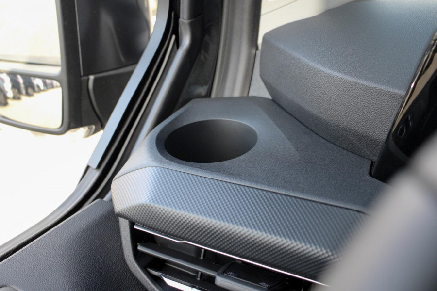 Ford E-Transit Cust. 320 L2H1 Limited 65 kWh 218pk | VOORRAAD | Inklapbare trekhaak | 17 inch lichtmetalen velgen (Carbonised Grey) | Driver Assistent Pack Premium | AGM accu | 3-fase laadkabel mode 3 32A, 10 meter | Centrale dubbele vergrendeling | Vehicle Integration System