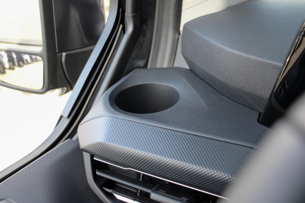 Ford E-Transit Cust. 320 L2H1 Limited 65 kWh 218pk | VOORRAAD | Inklapbare trekhaak | 17 inch lichtmetalen velgen (Carbonised Grey) | Driver Assistent Pack Premium | AGM accu | 3-fase laadkabel mode 3 32A, 10 meter | Centrale dubbele vergrendeling | Vehicle Integration System
