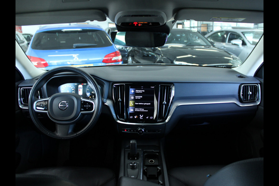 Volvo V60 2.0 B3 Business Pro 1E  EIG | LEDER | STUURWIEL VERW | STOELVERW | CARPLAY | CAMERA | TREKHAAK |