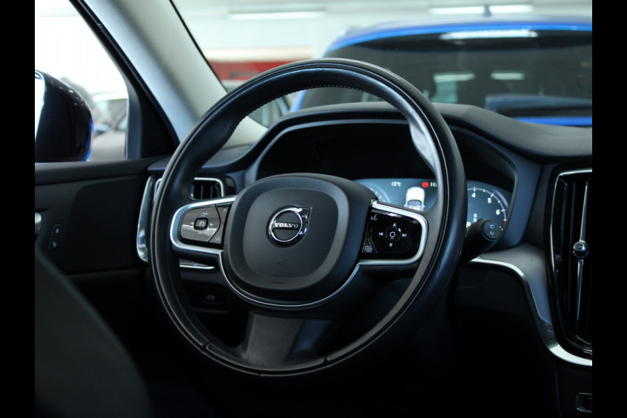 Volvo V60 2.0 B3 Business Pro 1E  EIG | LEDER | STUURWIEL VERW | STOELVERW | CARPLAY | CAMERA | TREKHAAK |